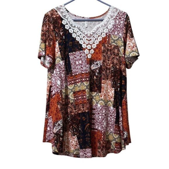 Cathy Women Size Medium Tunic Top Short Sleeve V‎ Neck Lace Stretch Colorful - Picture 1 of 9